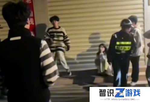 纯爱战士应声倒地，百万粉情感主播遭背叛，千里突击女友当街骂痛哭