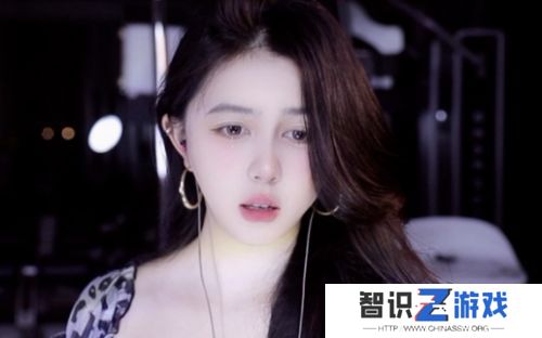 女主播遭榜一大哥提无理要求，当场拒绝后泪崩，称自己是有底线的