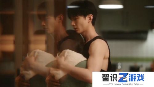 《难哄》温以凡假装梦游，再次抱住了桑延，两人这才知晓对方心意
